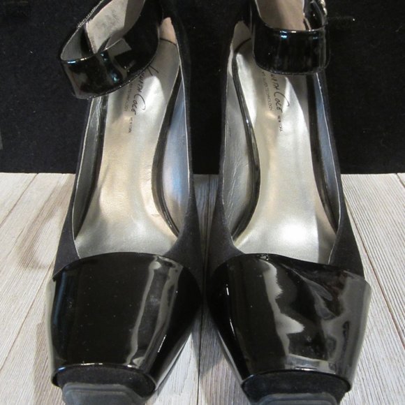 KENNETH COLE - Black Suede/Patent Leather Stack Heels with Ankle Straps - Sz 9.5 - Picture 2 of 10